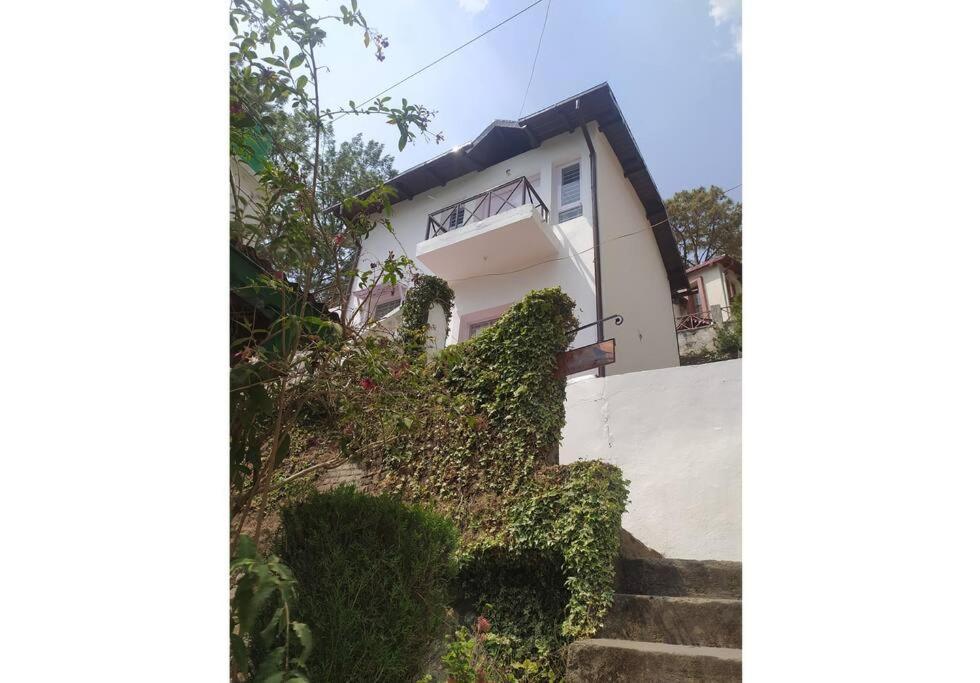 Whistling Thrush Cottage, Bhimtal Naini Tāl Exterior foto